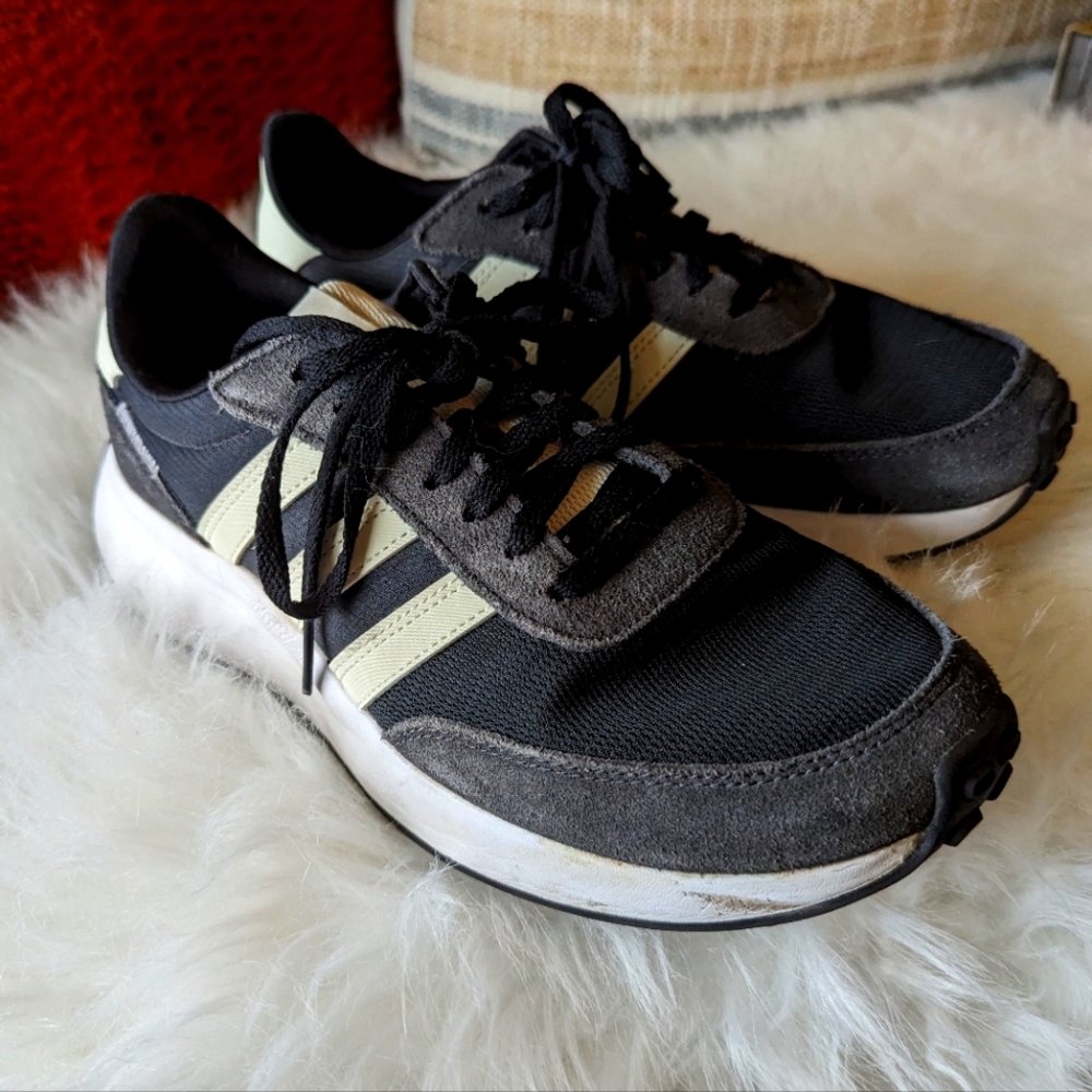 EUC Sz 7.5 Addidas